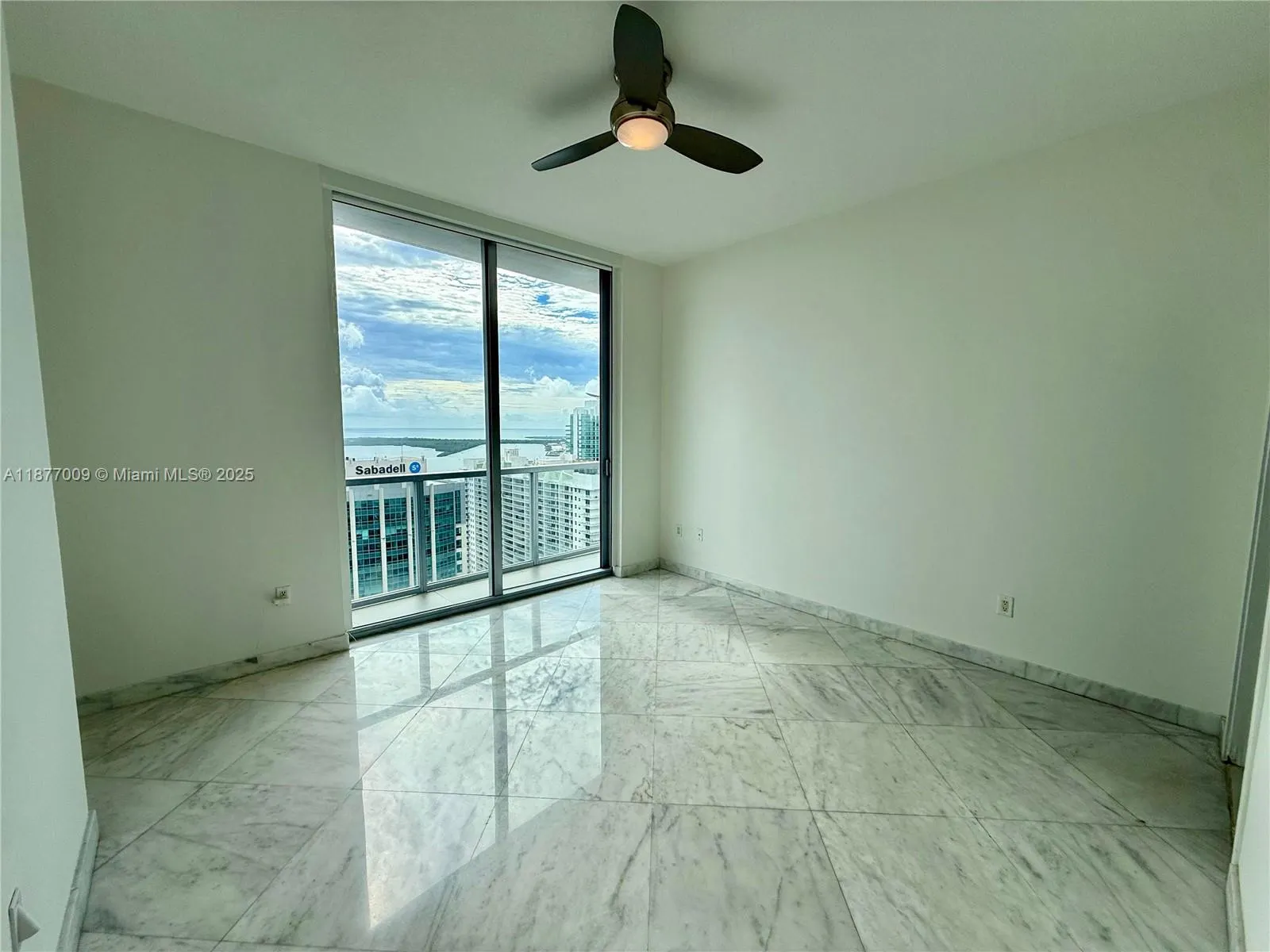 1060 Brickell Ave, #4305