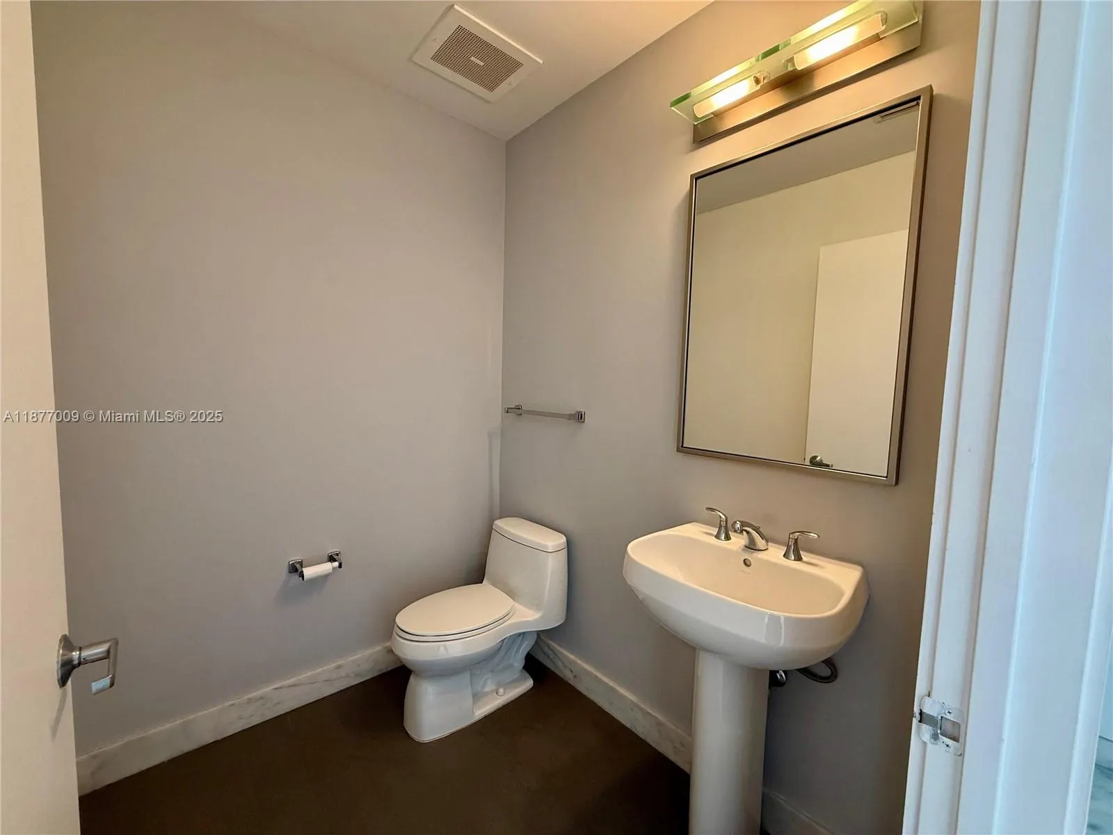 1060 Brickell Ave, #4305