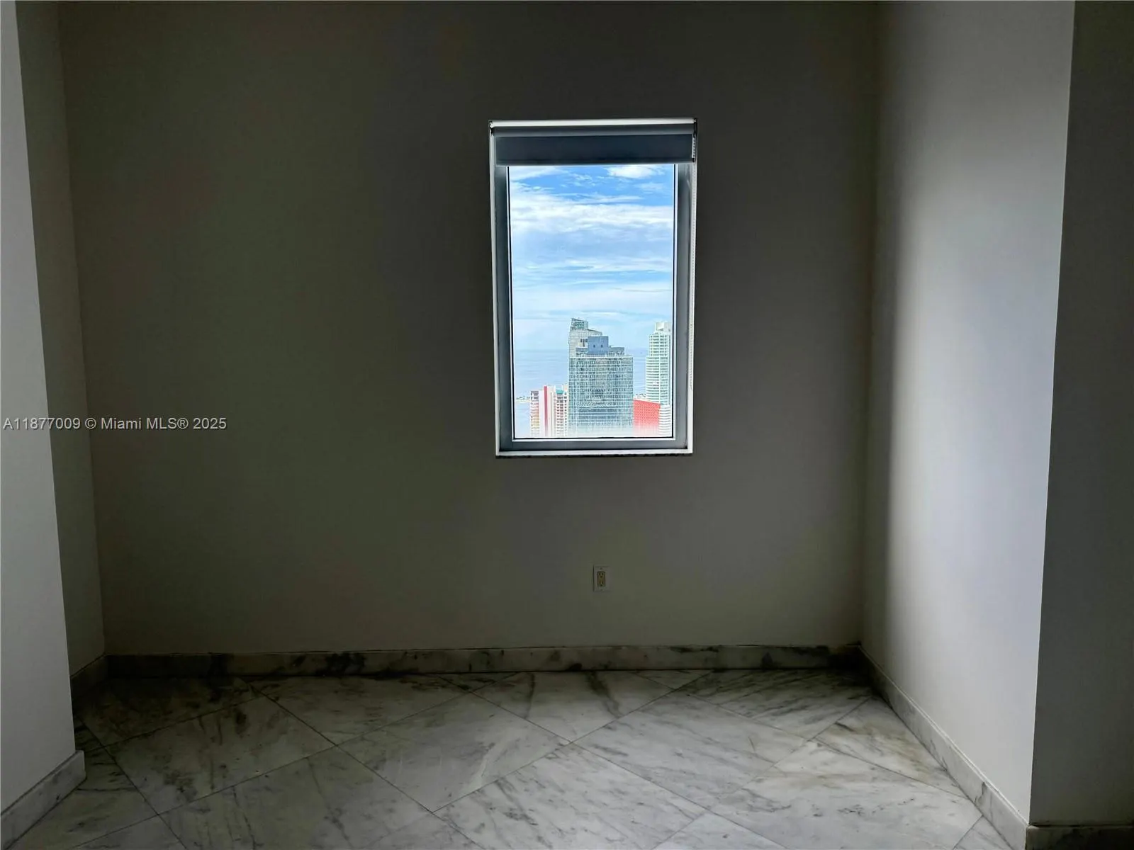 1060 Brickell Ave, #4305