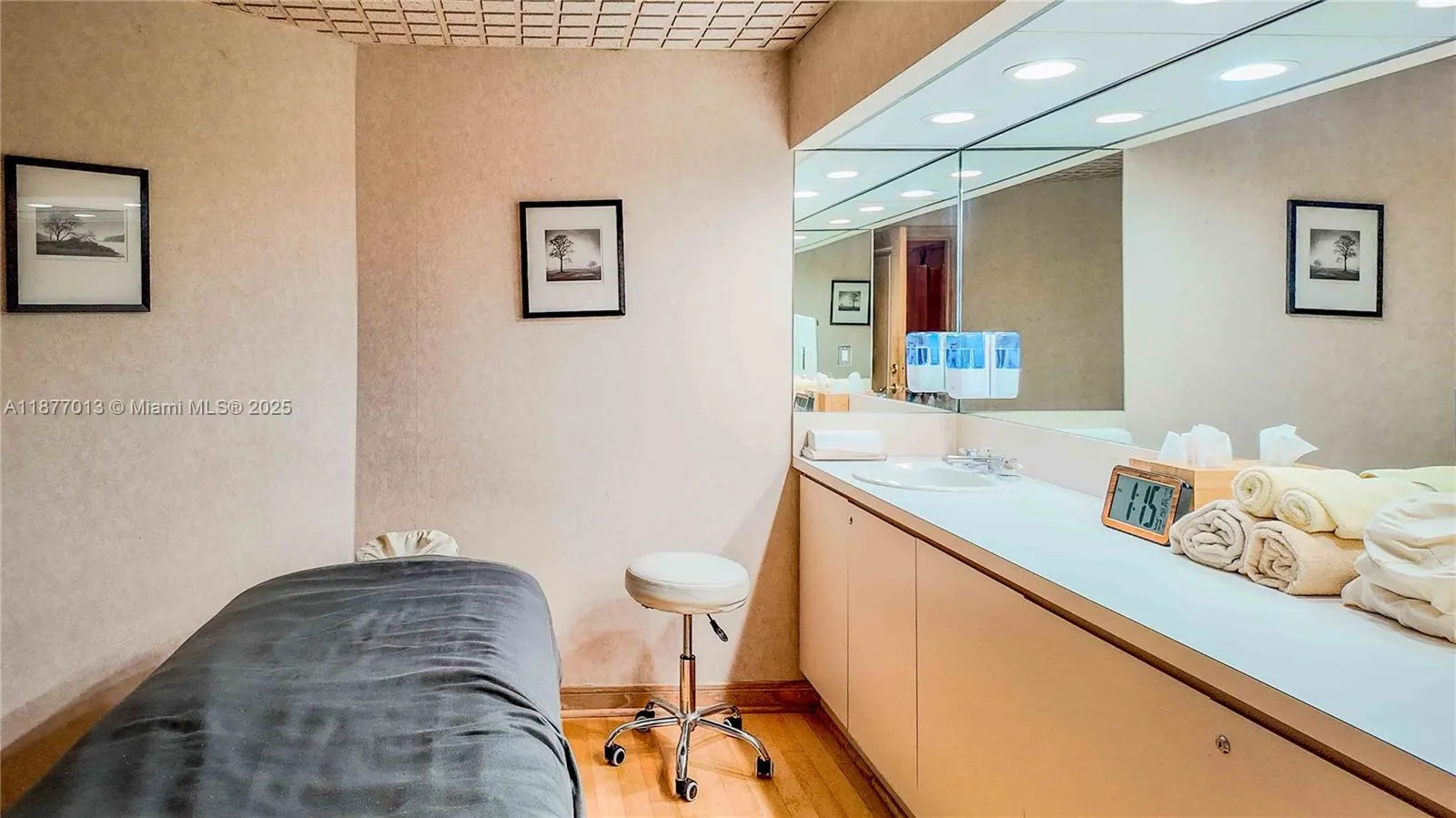 9999 Collins Ave, #6A & Cabana