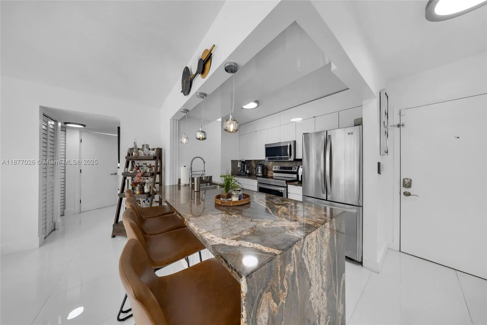 420 W Park Dr, #202