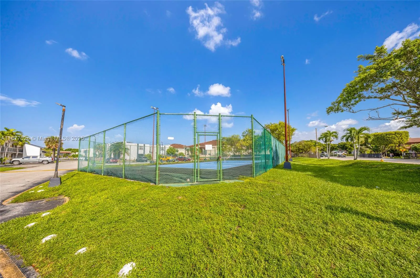 420 W Park Dr, #202