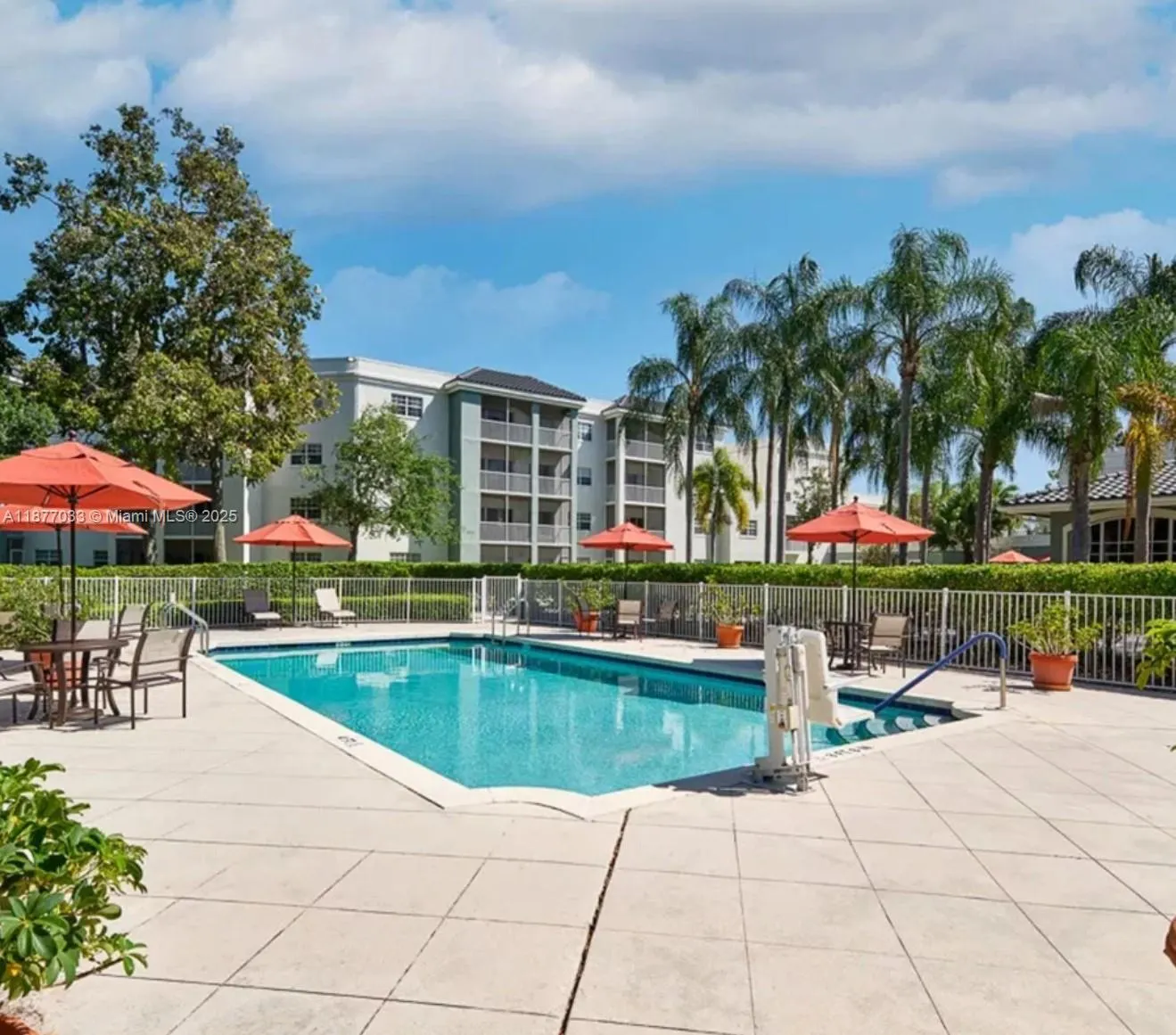 2855 W Commercial Blvd, #213