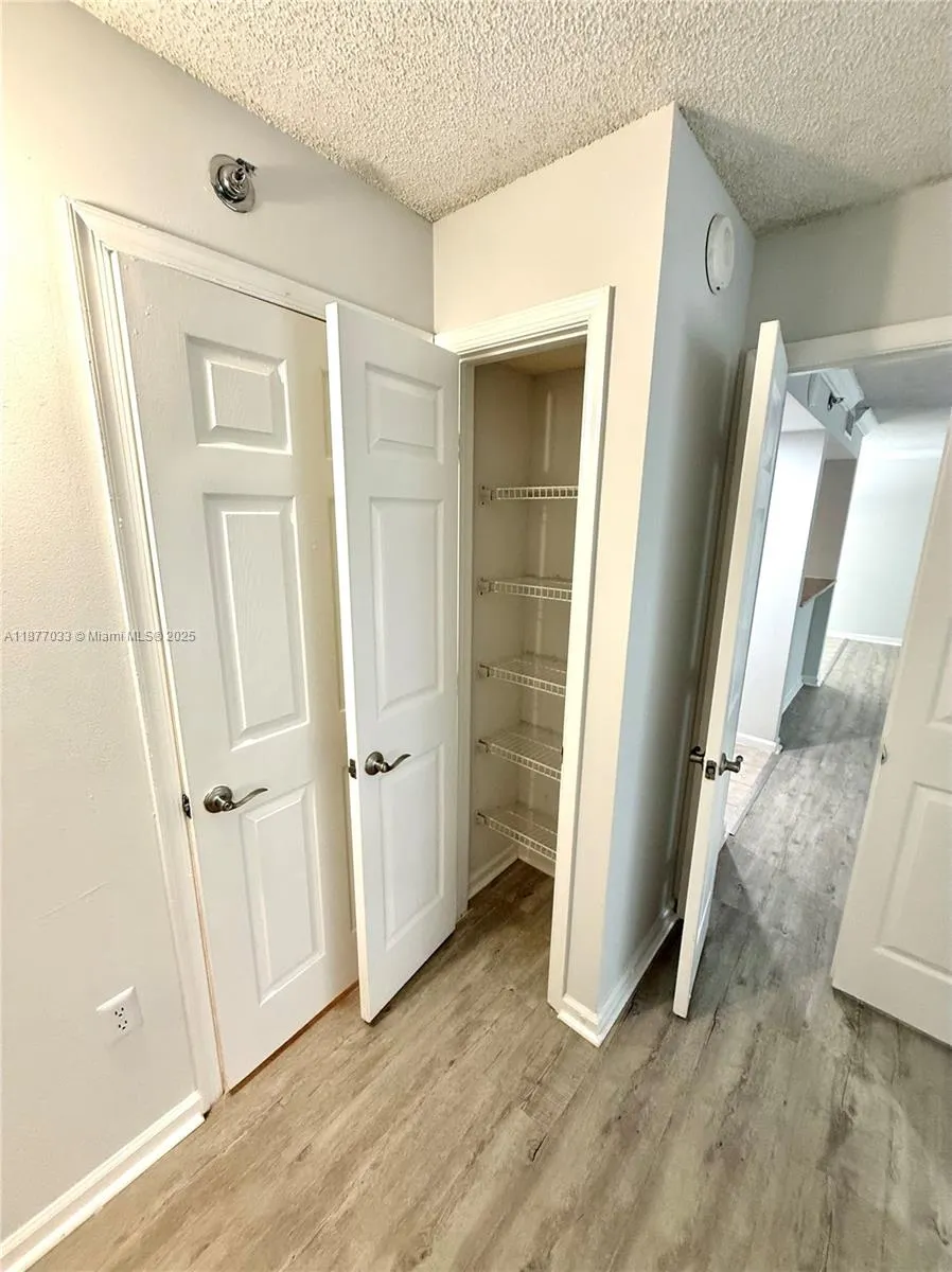 2855 W Commercial Blvd, #213