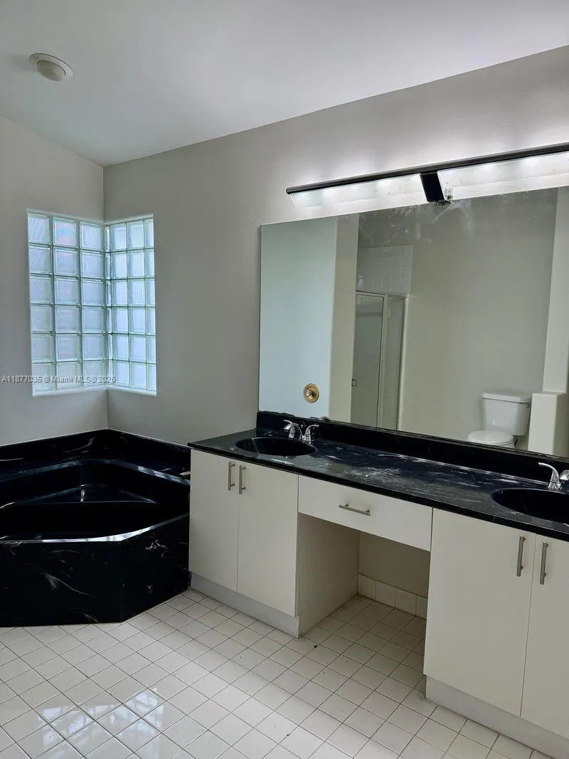 20133 NW 9th Ct