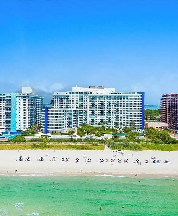 5161 Collins Ave, #511