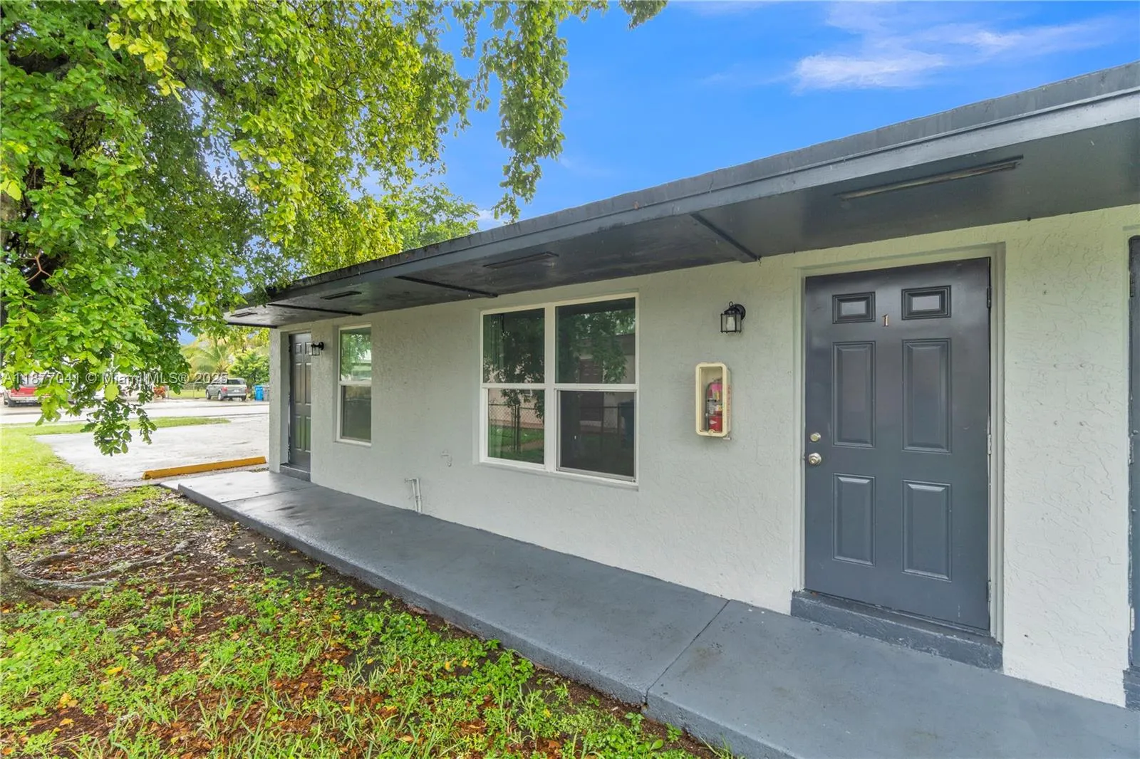 5807 SW 27th St, #1