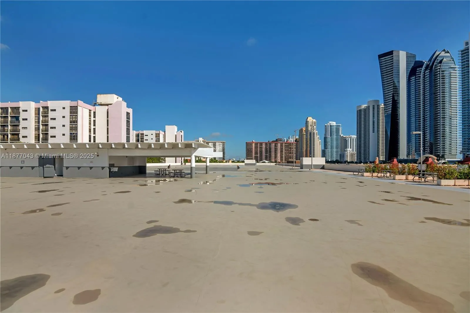 16909 N Bay Rd, #712