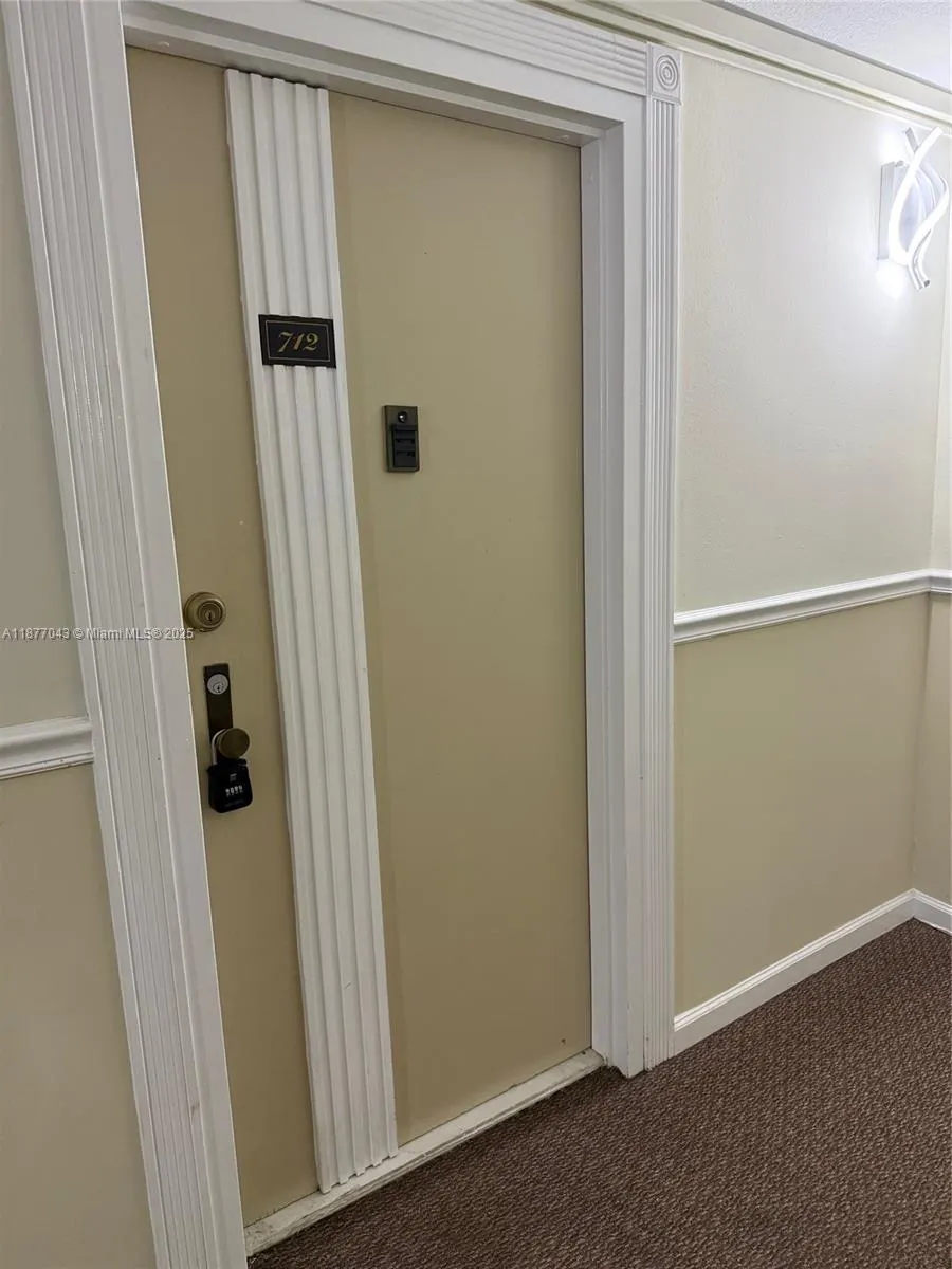 16909 N Bay Rd, #712