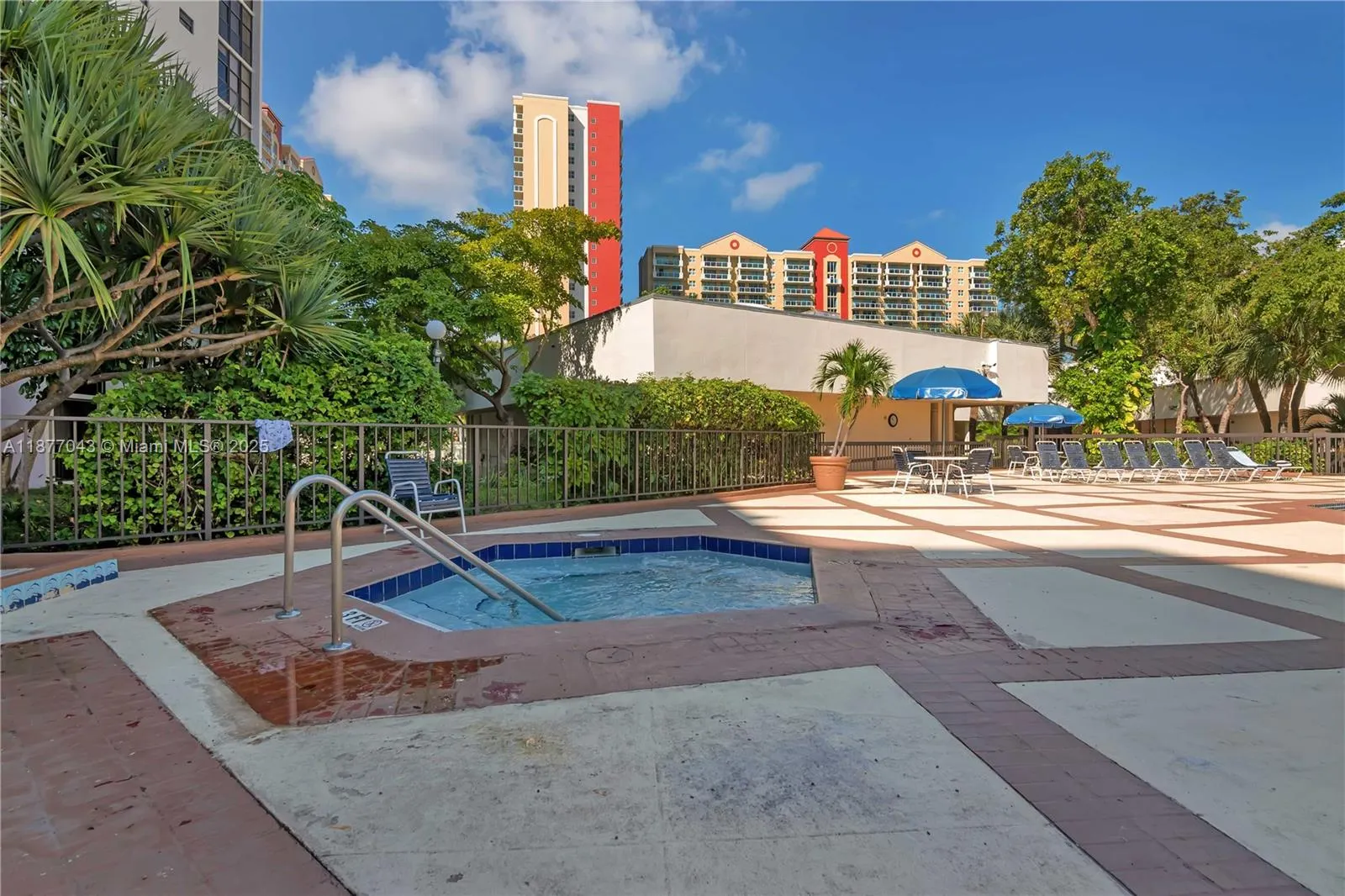 16909 N Bay Rd, #712