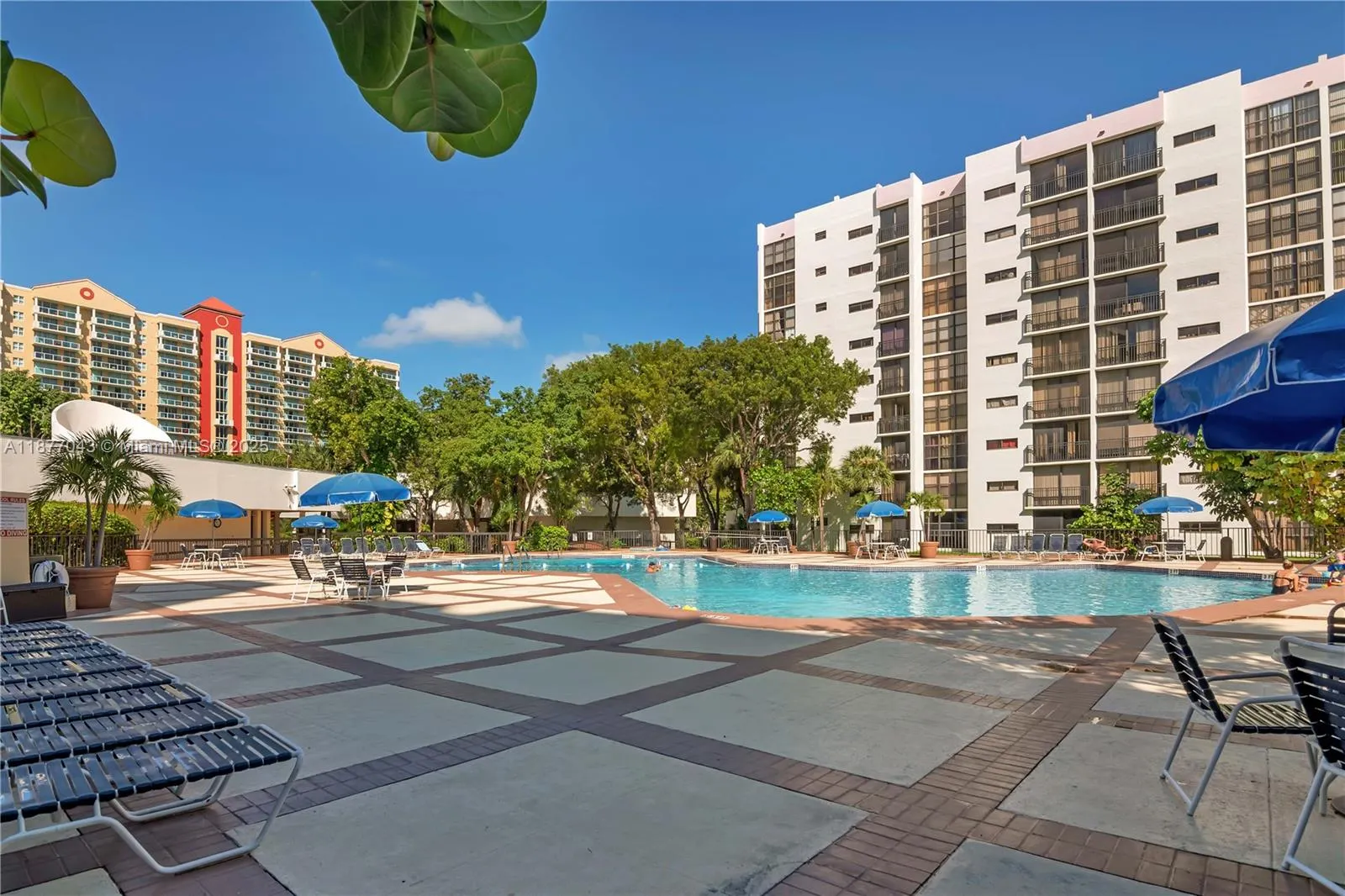 16909 N Bay Rd, #712