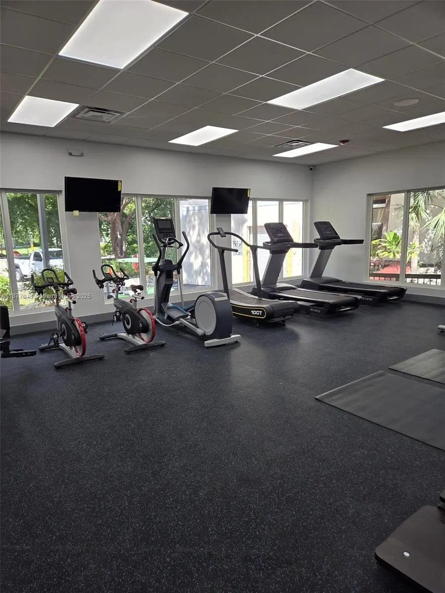 17011 N Bay Rd, #204
