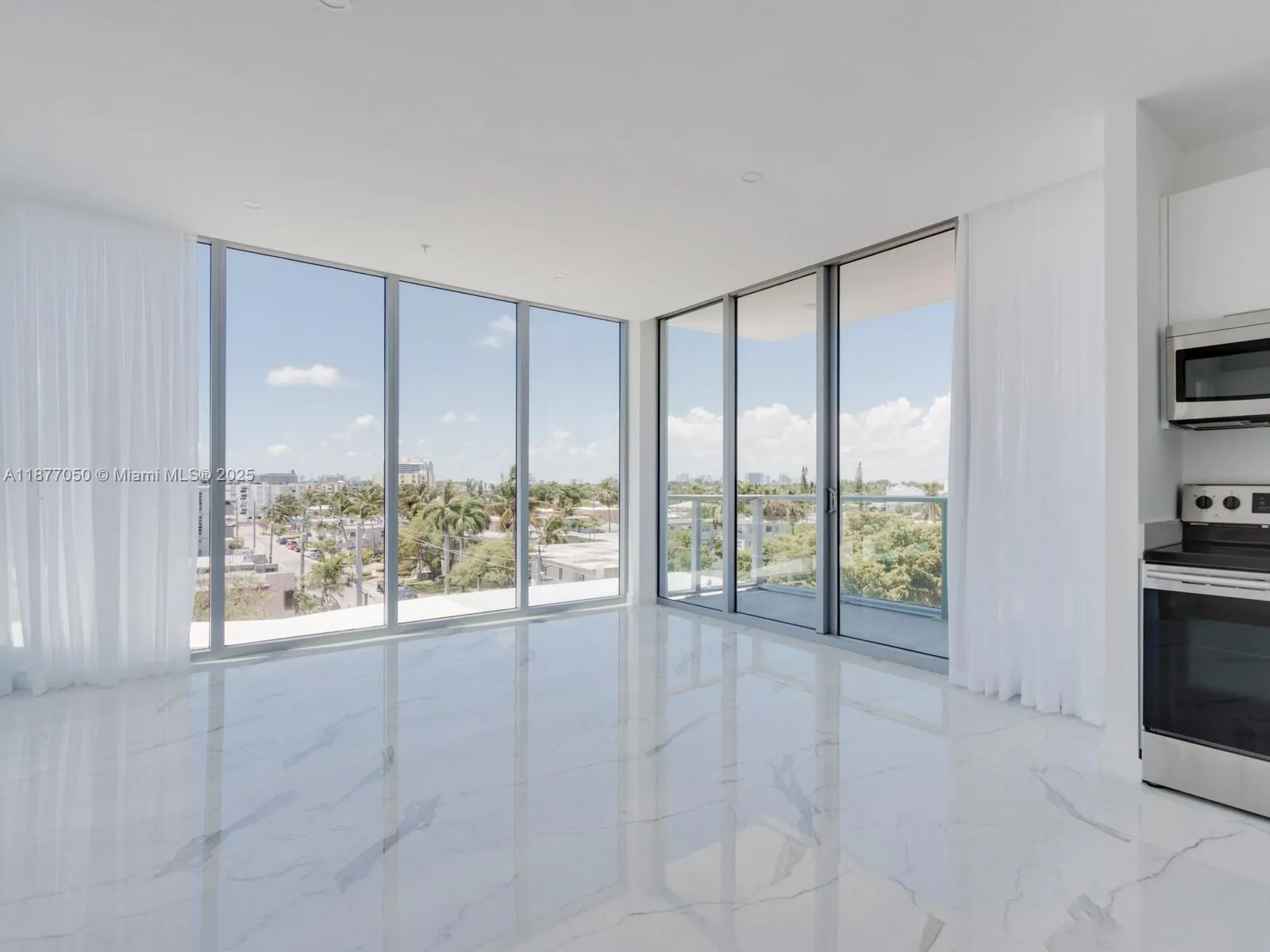 8425 Crespi Blvd, #401