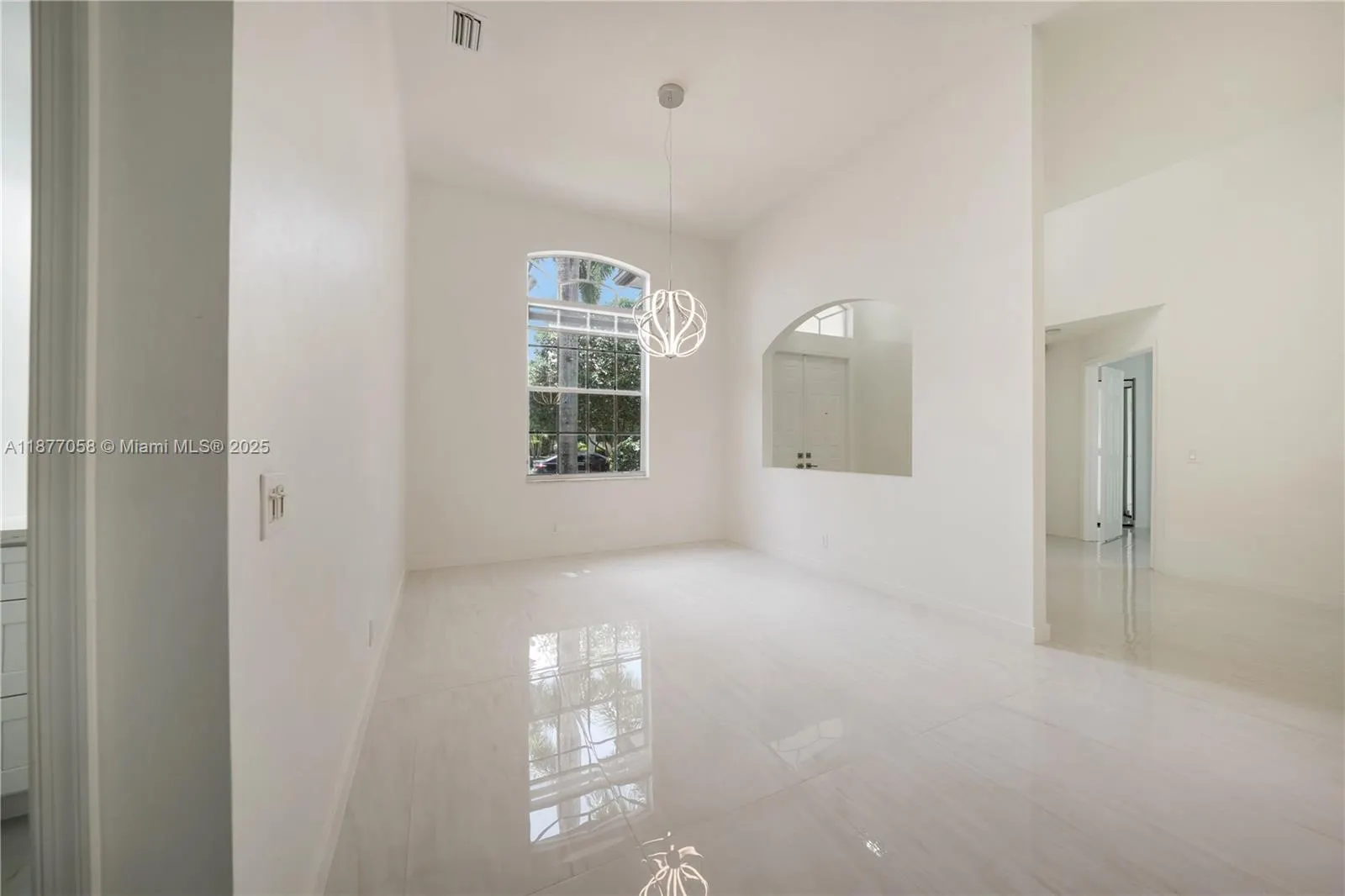 2527 Jardin Dr