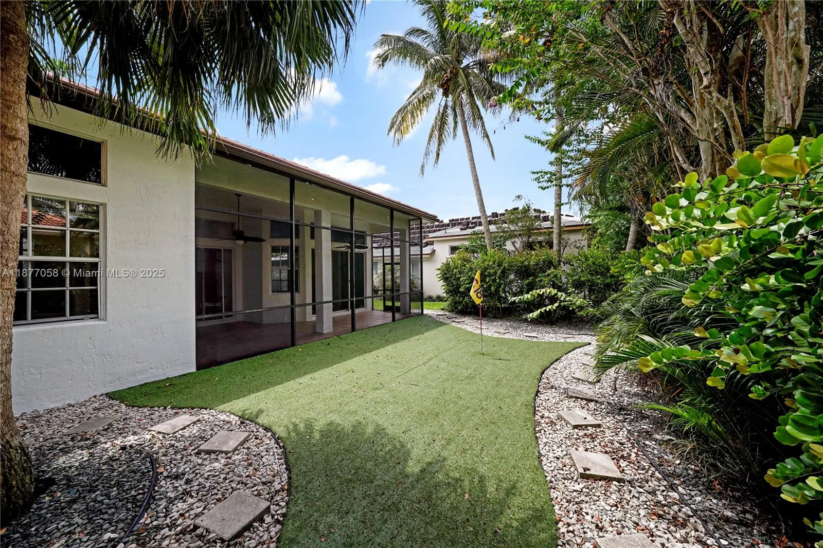 2527 Jardin Dr