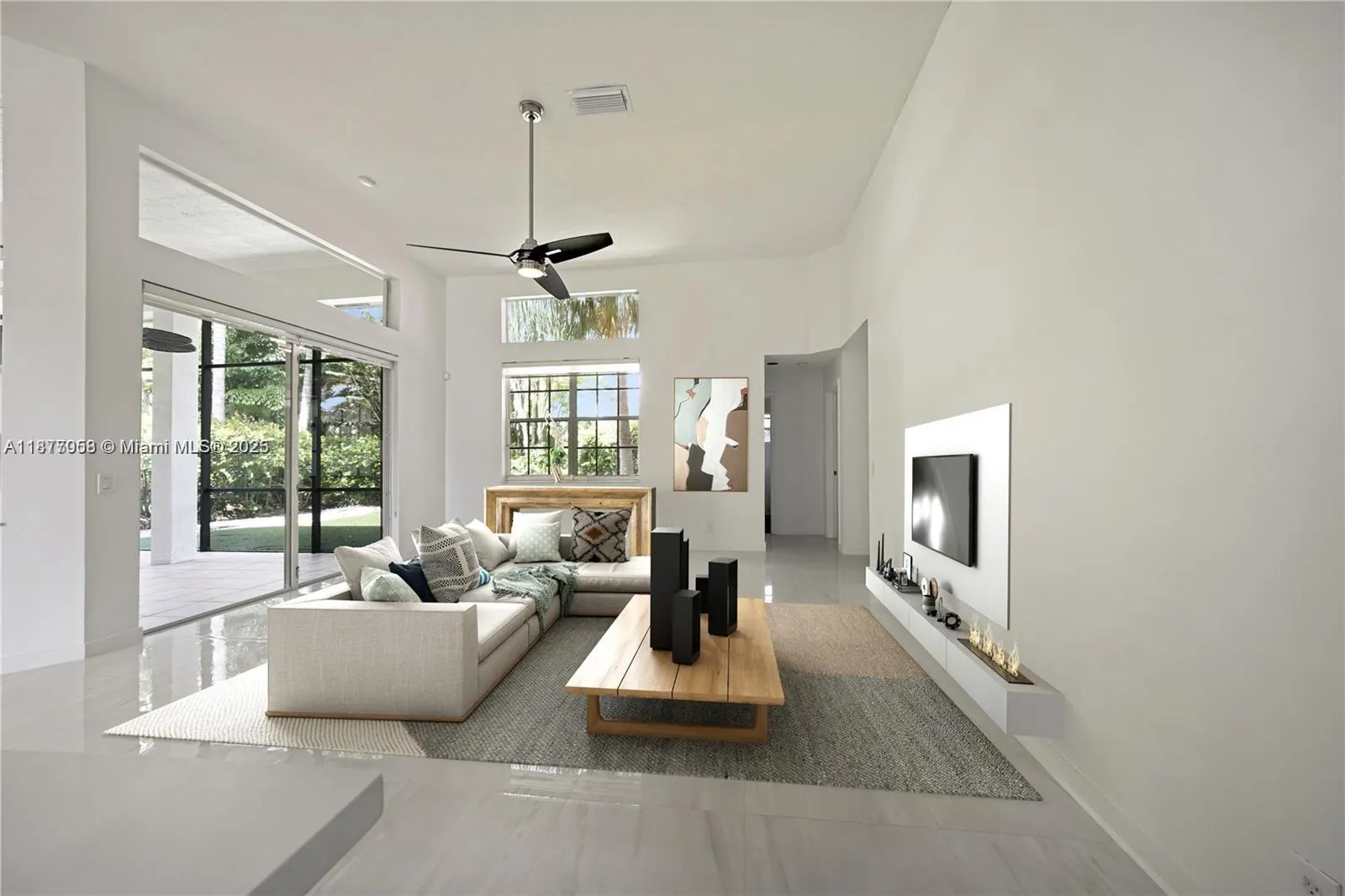 2527 Jardin Dr