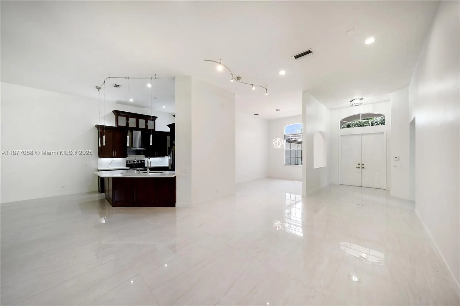 2527 Jardin Dr