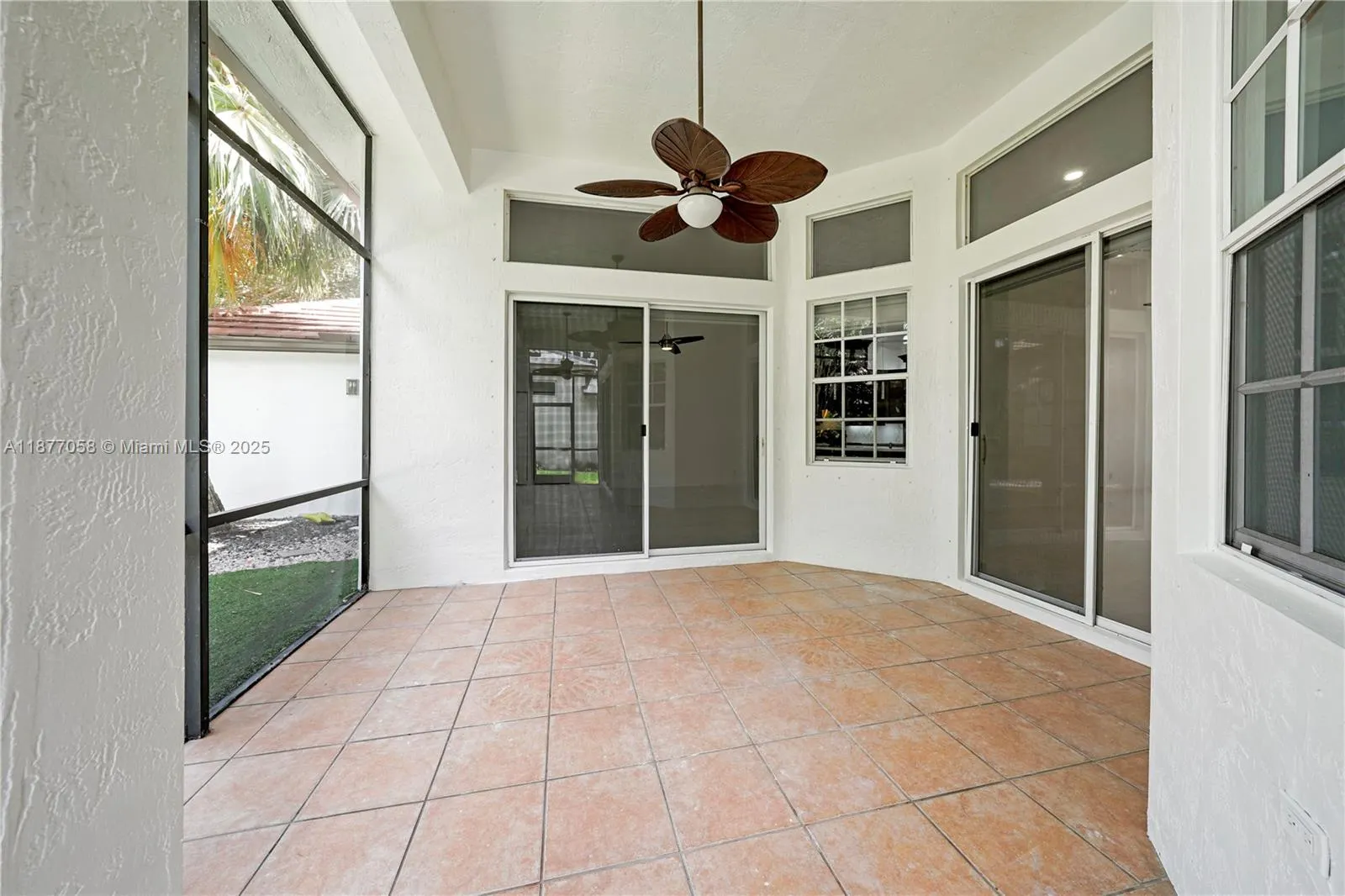 2527 Jardin Dr