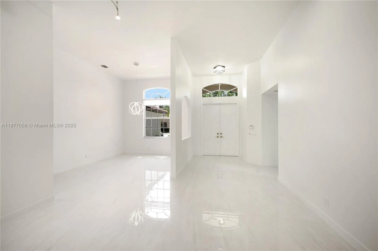 2527 Jardin Dr