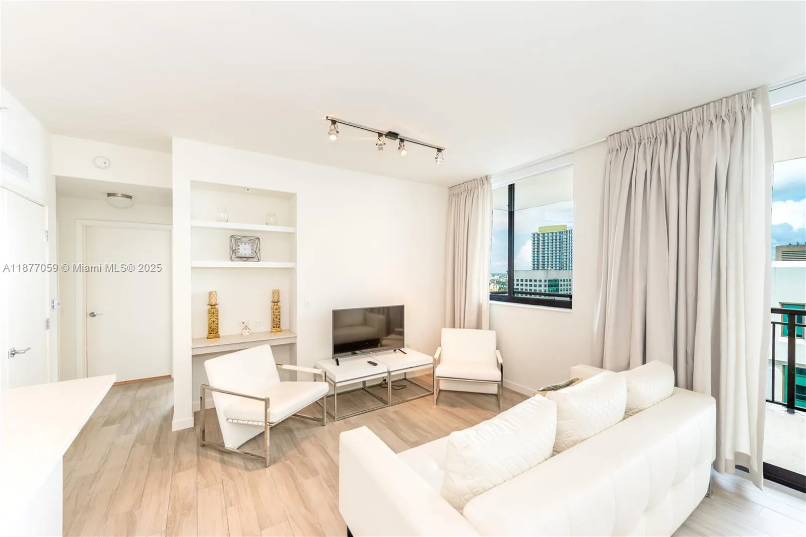 999 SW 1st Ave, #3114