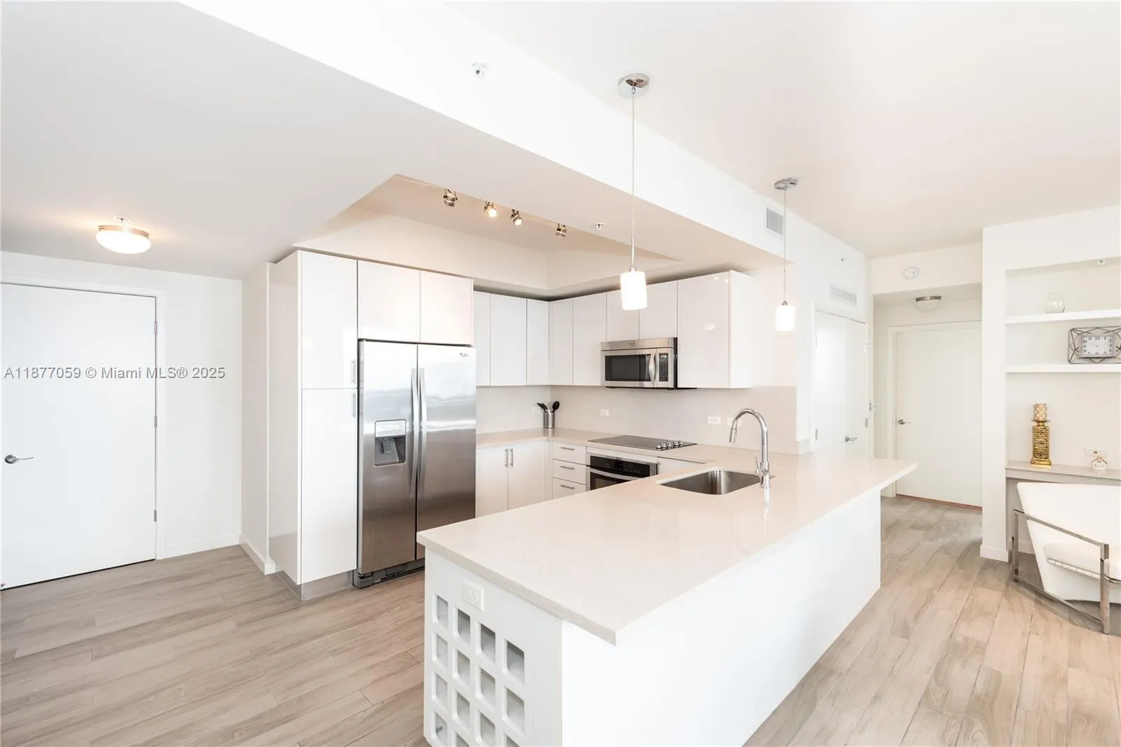 999 SW 1st Ave, #3114