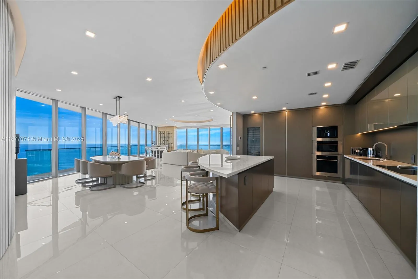 18975 Collins Ave, #3400