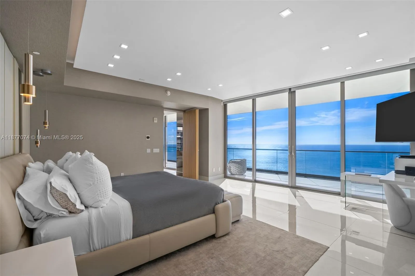 18975 Collins Ave, #3400