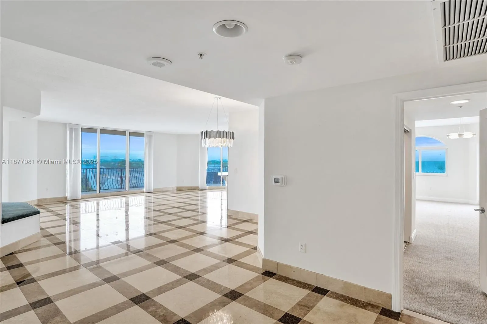 100 S Birch Rd, #906B