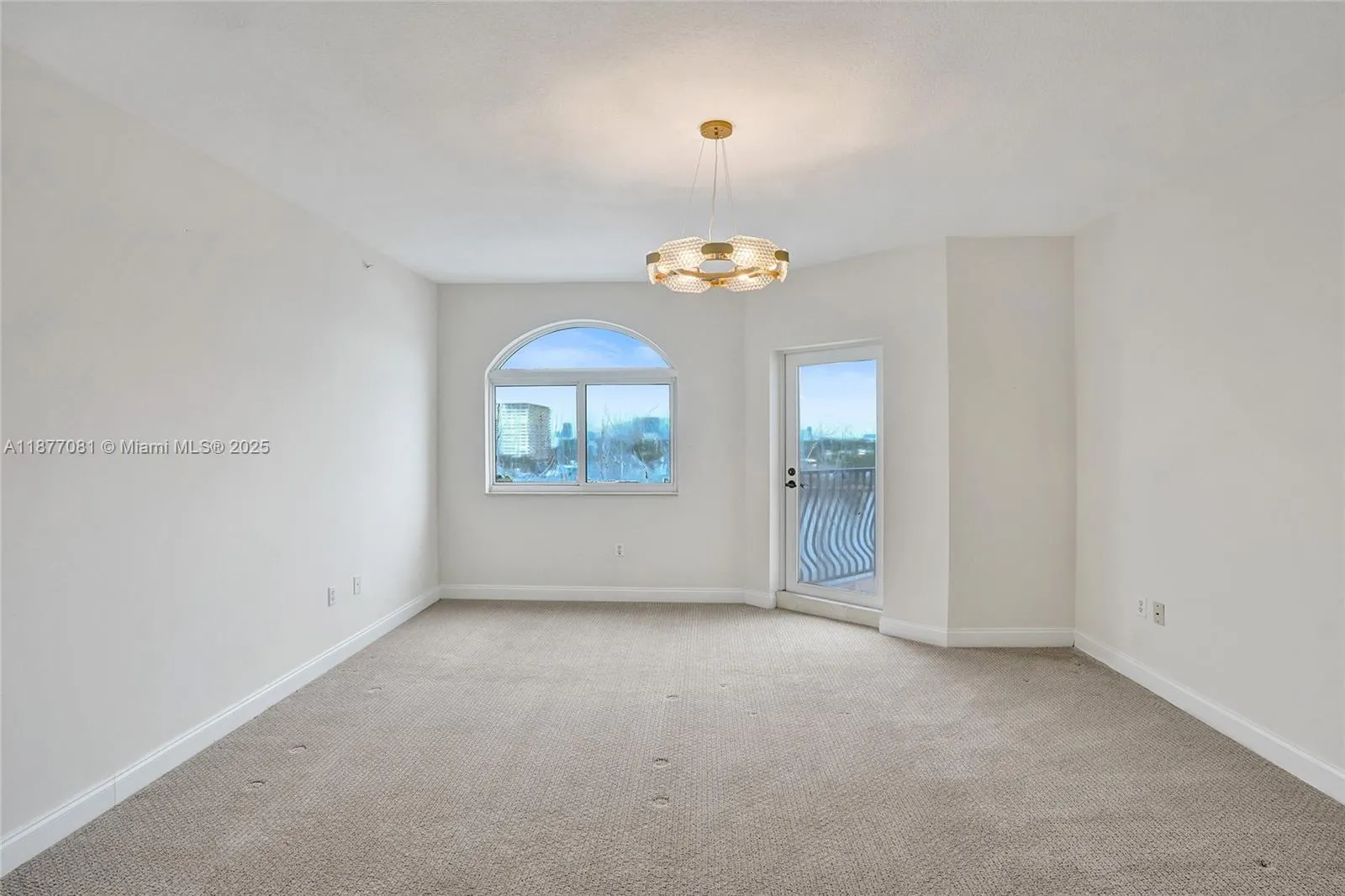 100 S Birch Rd, #906B