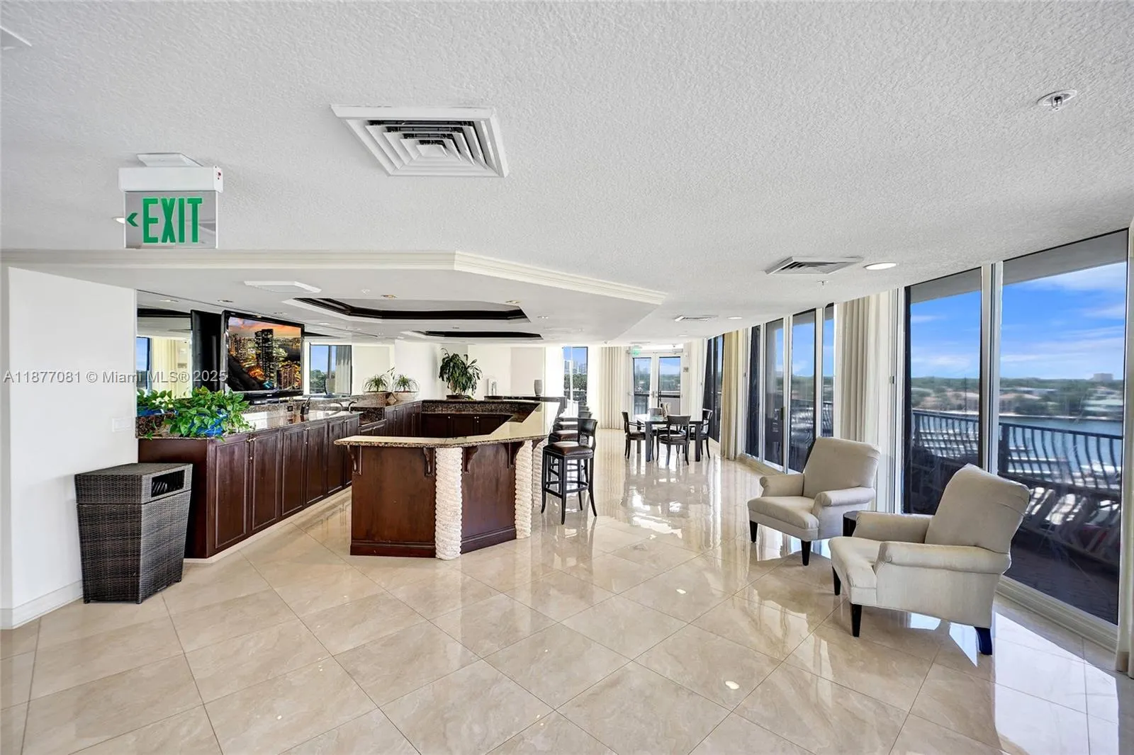 100 S Birch Rd, #906B