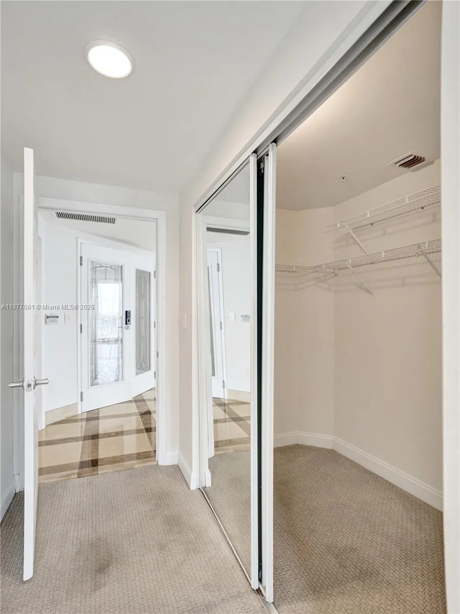 100 S Birch Rd, #906B