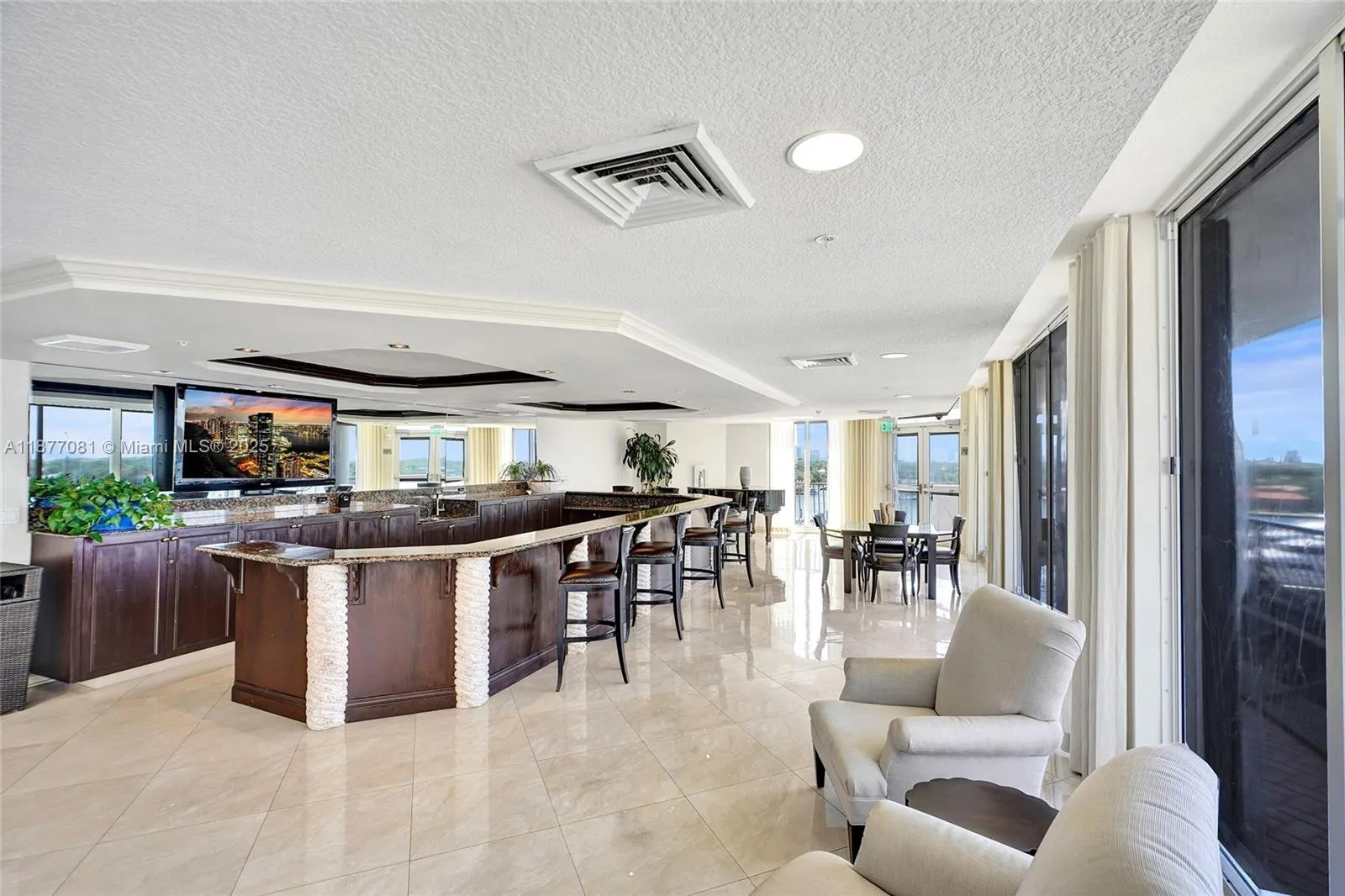 100 S Birch Rd, #906B