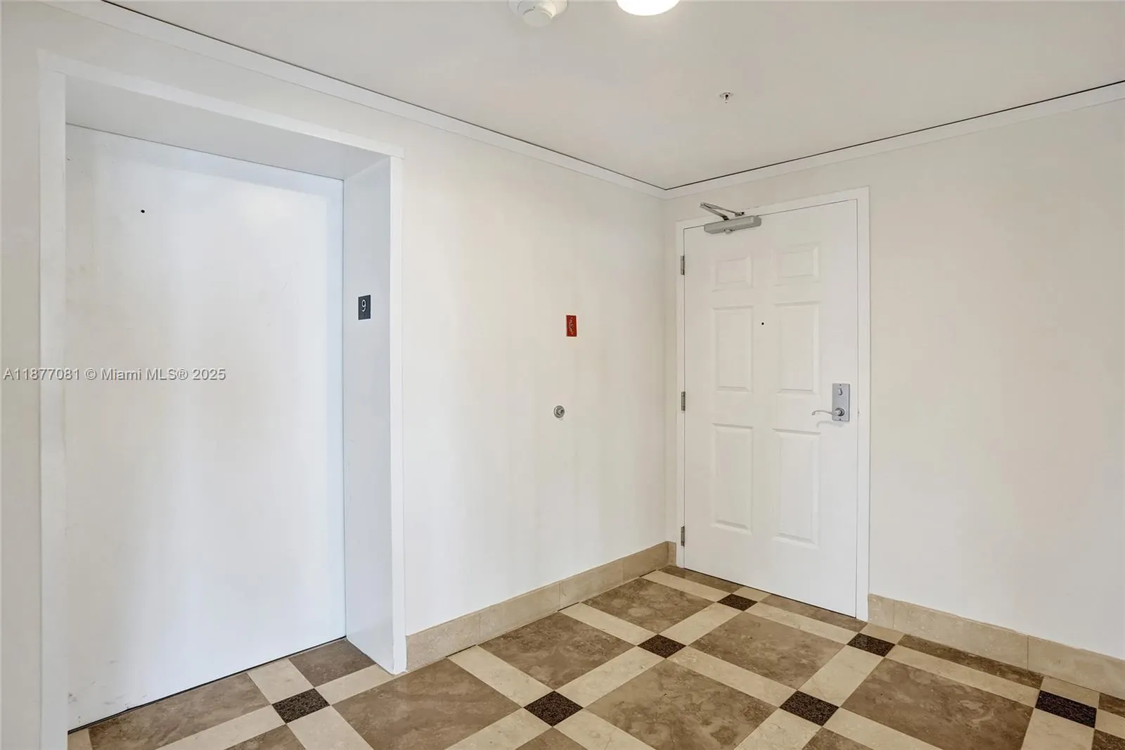 100 S Birch Rd, #906B