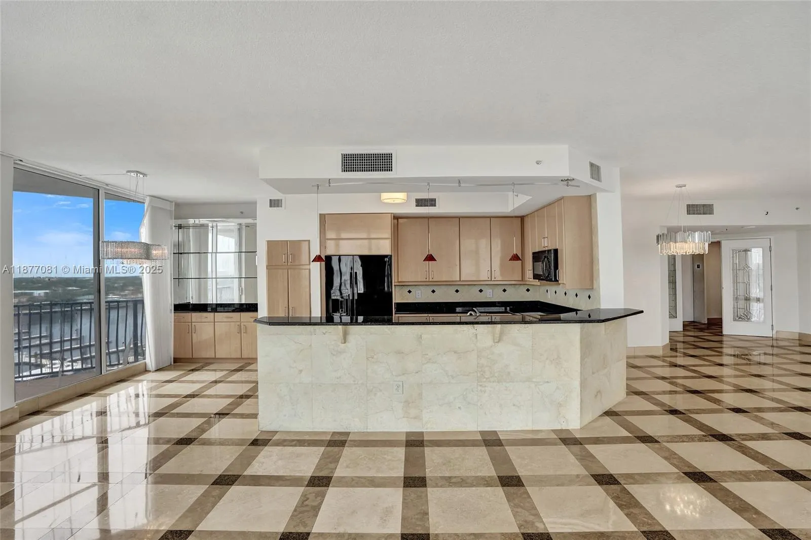 100 S Birch Rd, #906B