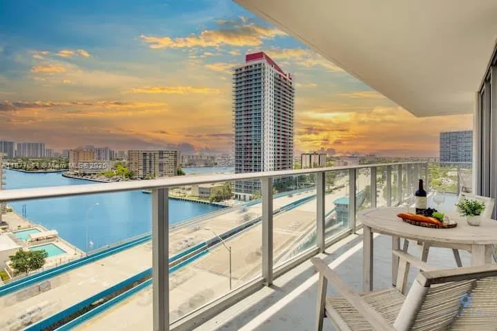 4010 S Ocean Dr, #R708