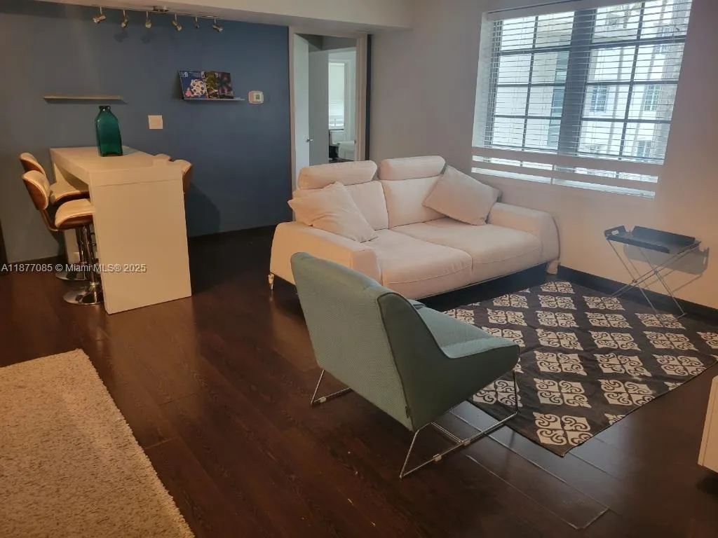 435 21st St, #214