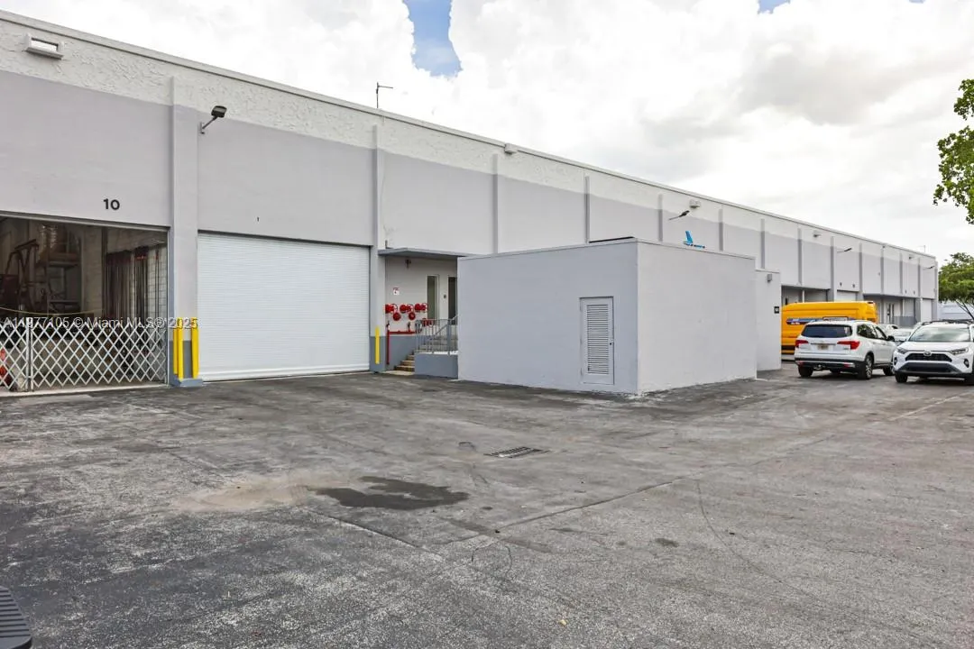 1700 NW 82nd Ave, #1820