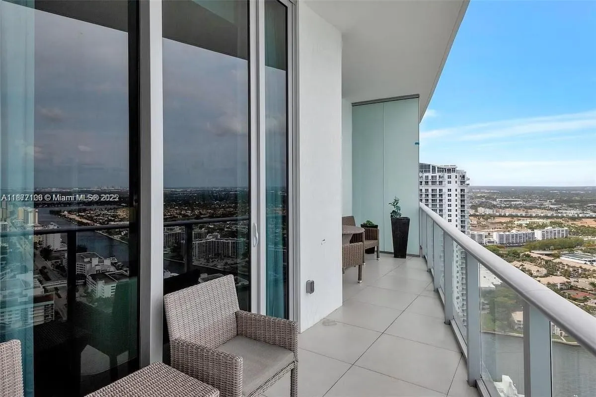 4111 S Ocean Dr, #PH4106
