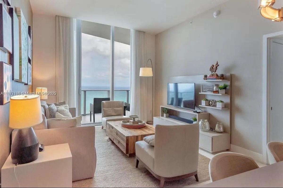 4111 S Ocean Dr, #PH4106