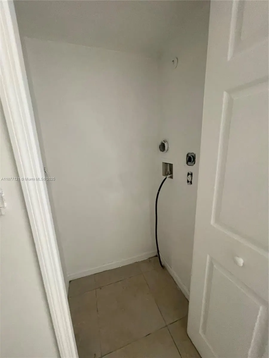 6315 SW 8th St, #501