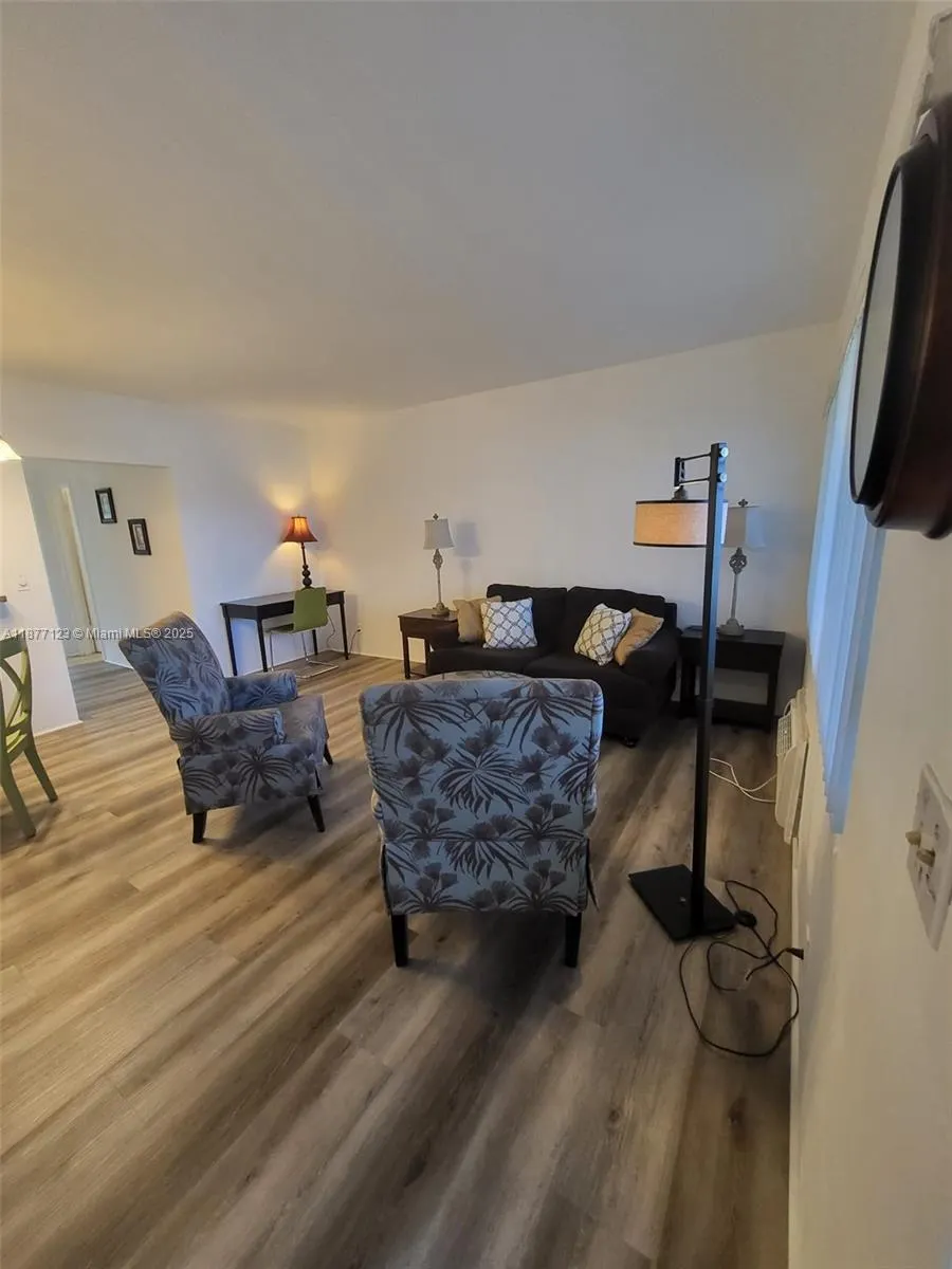 600 Layne Blvd, #216