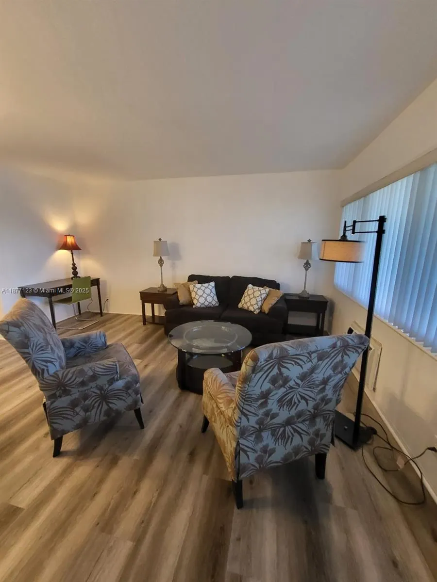 600 Layne Blvd, #216