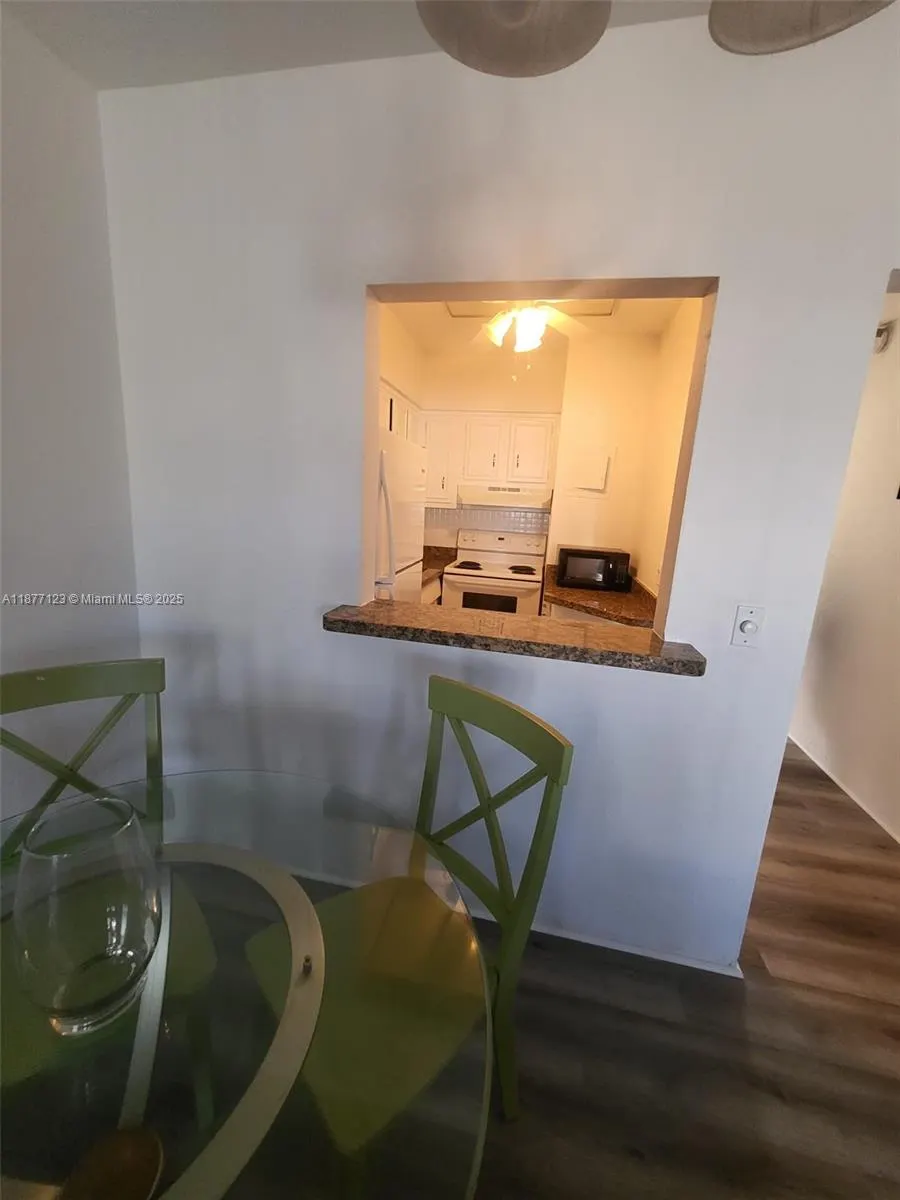 600 Layne Blvd, #216