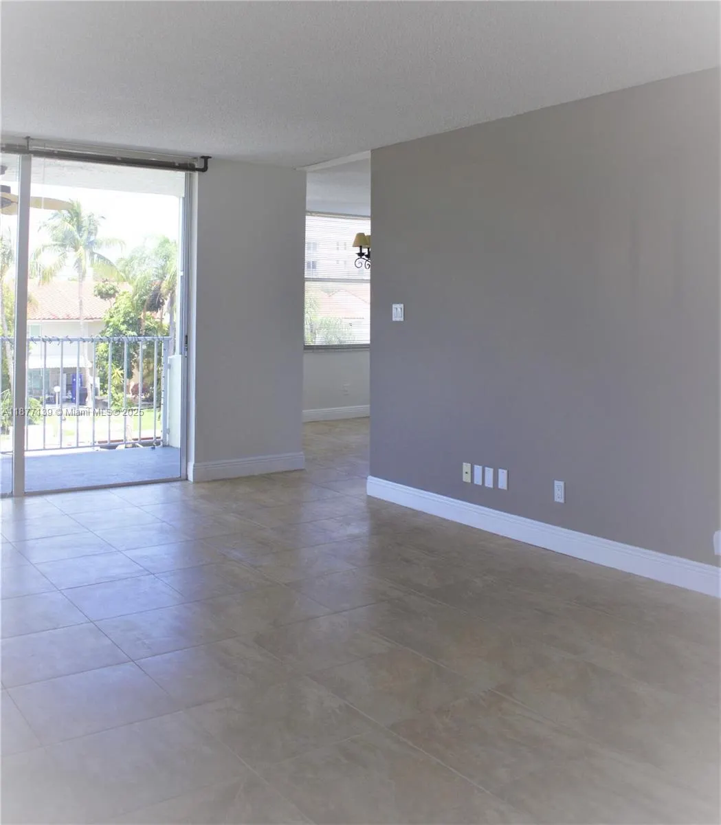 16565 NE 26th Ave, #3F