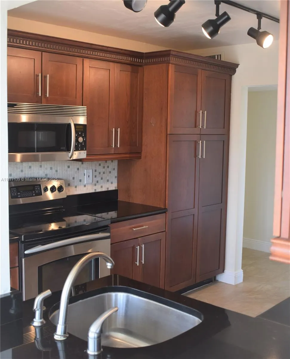 16565 NE 26th Ave, #3F