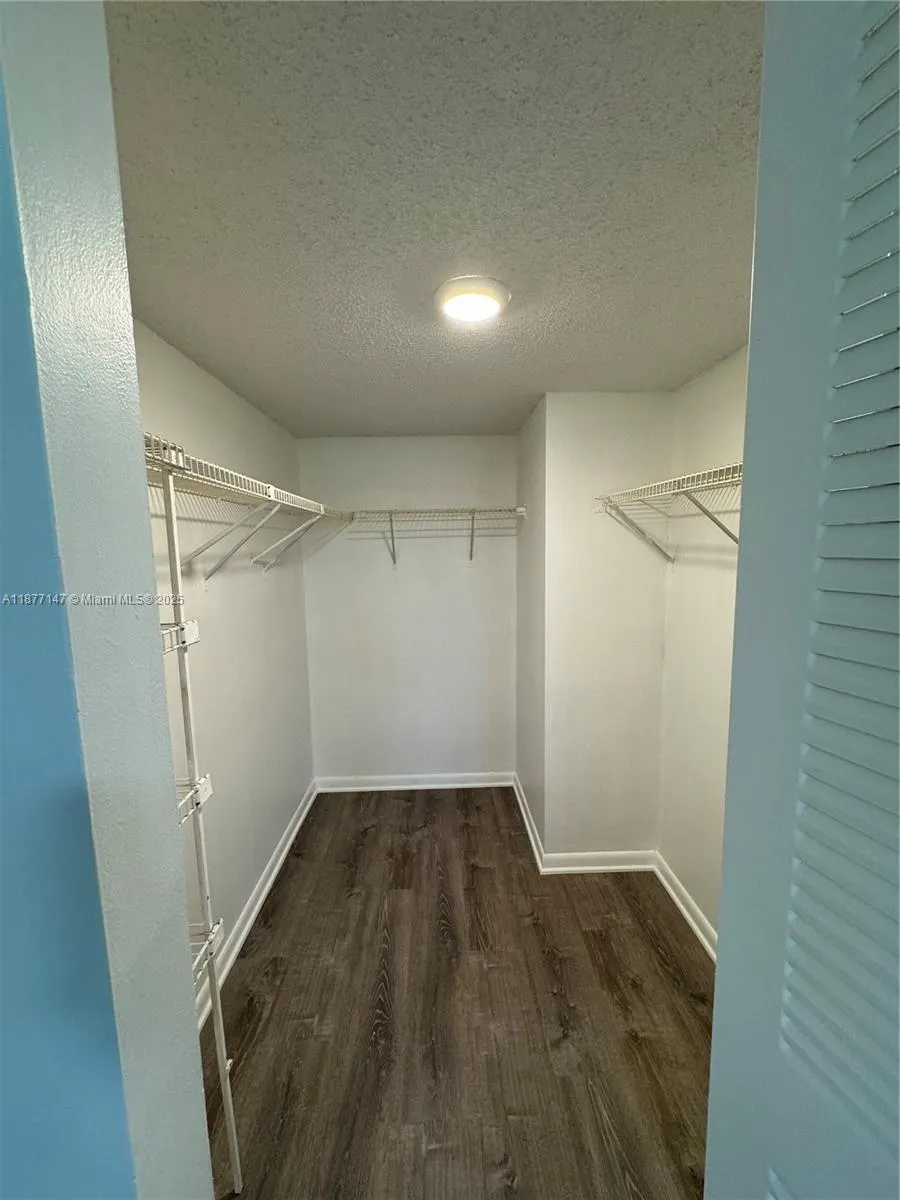 9977 Nob Hill Ln, #9977