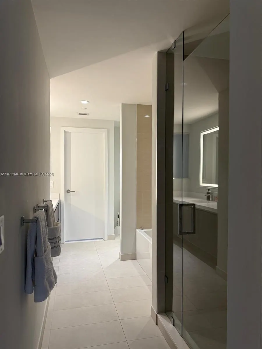 851 NE 1st Ave, #302