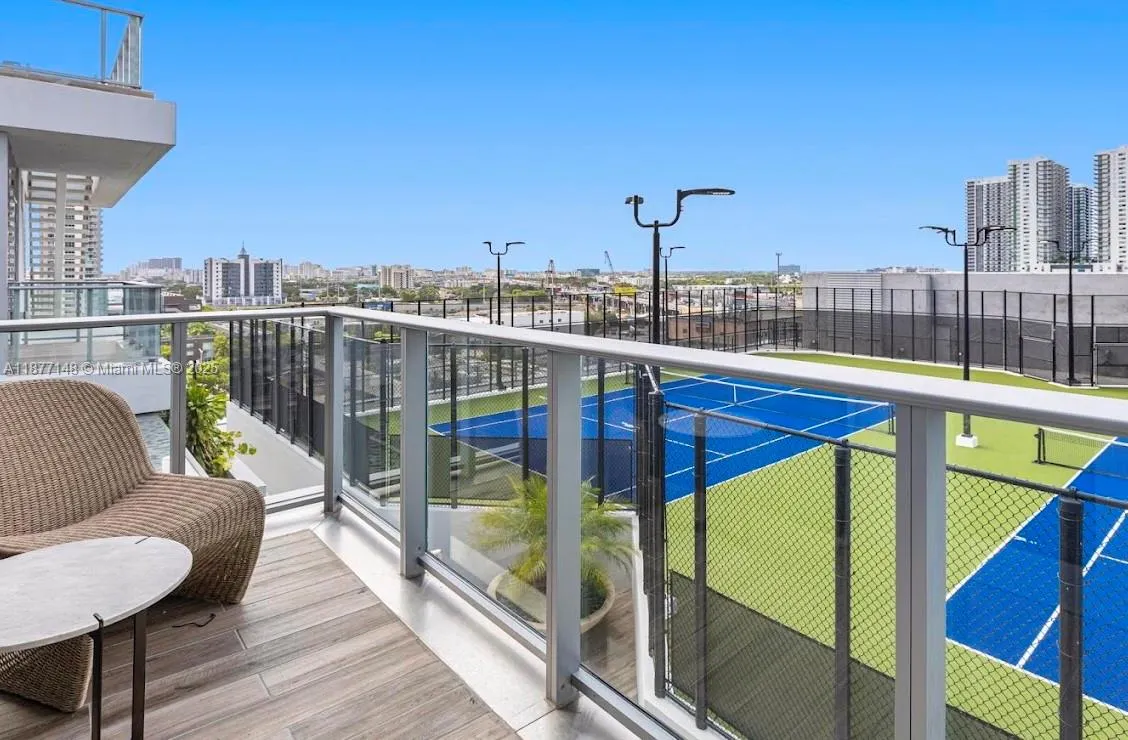 851 NE 1st Ave, #302