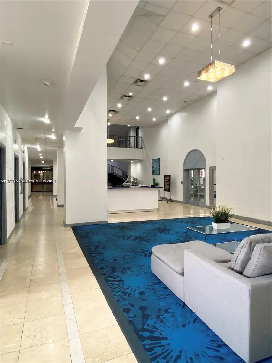 13499 Biscayne Blvd, #403