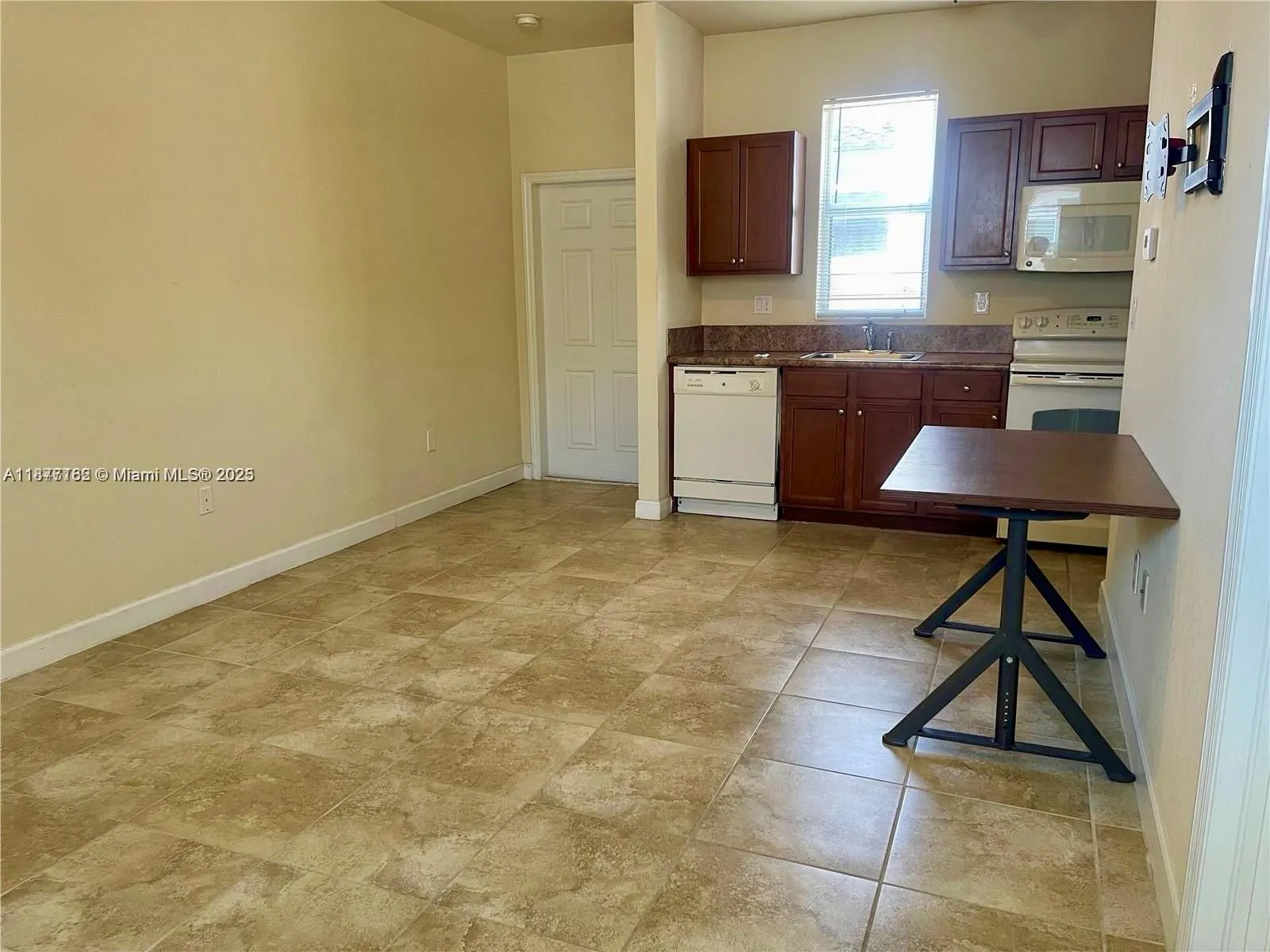 9203 SW 170th Ct, #Upstairs